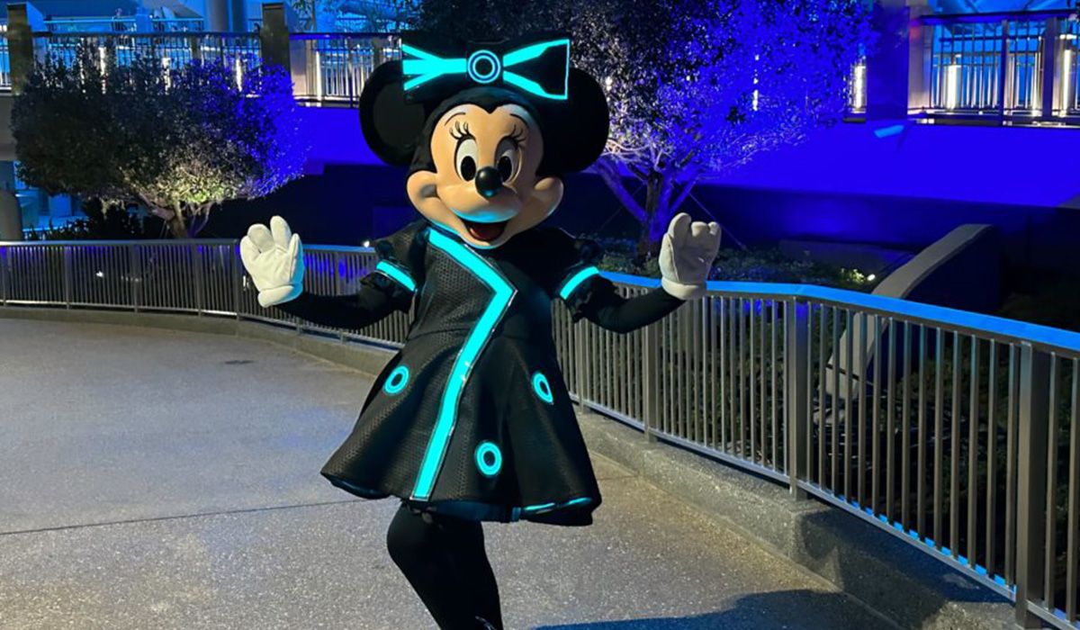 VynEL wearable and costume lighting